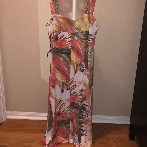 ATTITUDES by Renée - Beautiful Spring Dress - Picture 2 of 5